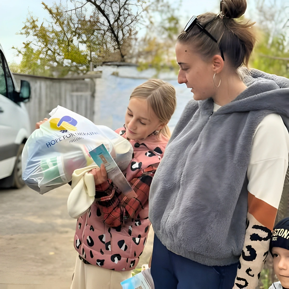 Food kits distributed to families in Ukraine