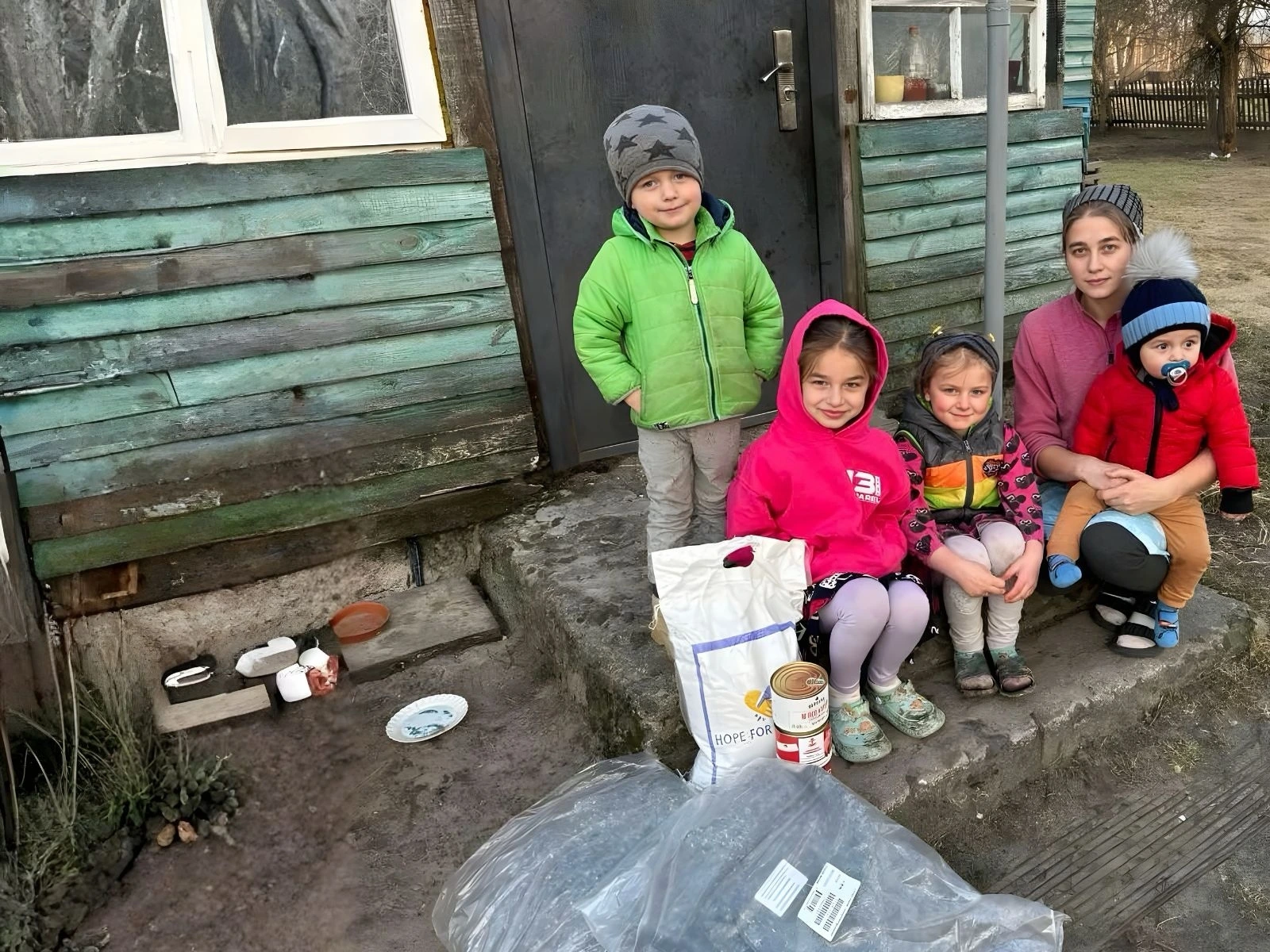 A family in Ukraine receiving humanitarian support from Hope For Ukraine