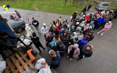 Families Near Ukraine’s Front Line Are Waiting for Food. We Must Keep Showing Up.